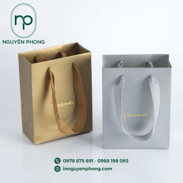 Mẫu túi giấy ép kim phổ biến